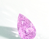 8.41克拉鲜彩粉钻上拍苏富比 估价逾1亿