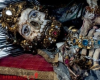 美国神秘墓穴现400年骷髅:镶嵌不菲金银珠宝