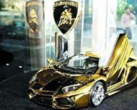 迪拜富豪花4570万买纯金车模