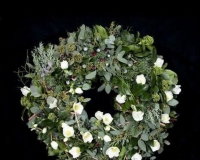 英国珠宝商造天价圣诞花环