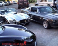 职业扑克玩家秀豪车收藏